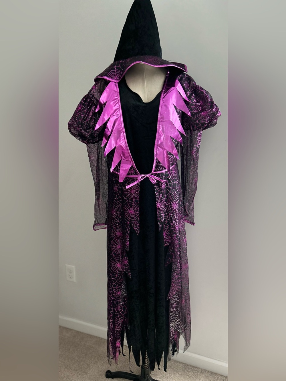Rubie’s Women’s O/S Witch Costume Black Purple Spiderweb Gothic Halloween Dress
